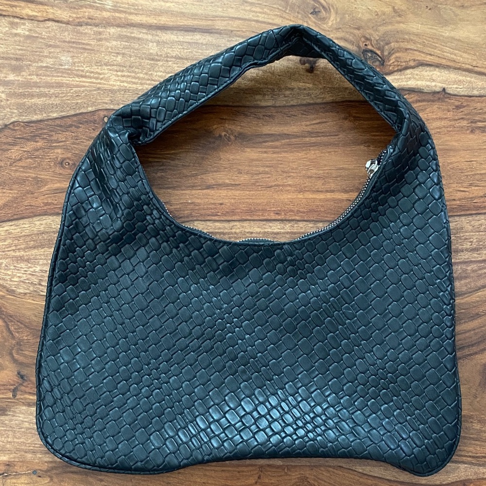 Elegant Black Woven Women's Bag